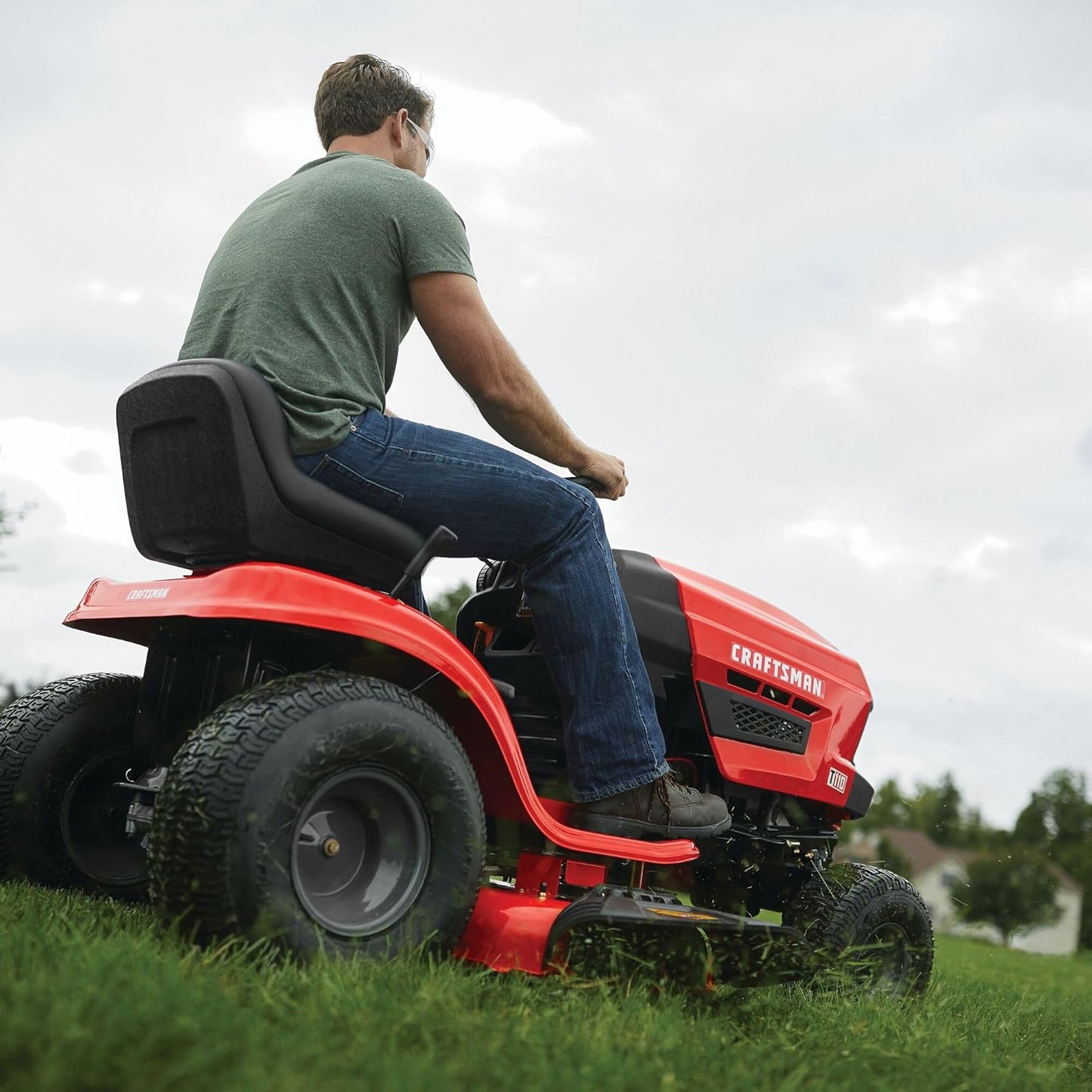CRAFTSMAN 42" Gas Riding Lawn Mower, 17.5 HP Briggs & Stratton Engine, 7-Speed Lawn Tractor